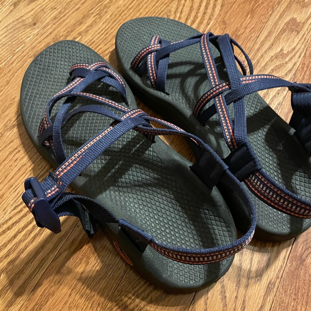 Women size 10 Chacos